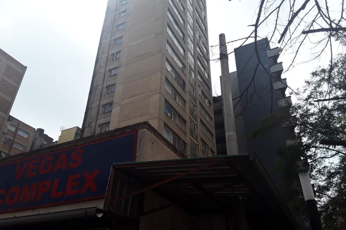 Make this 1 Bedroom flat your home! - Photo 4