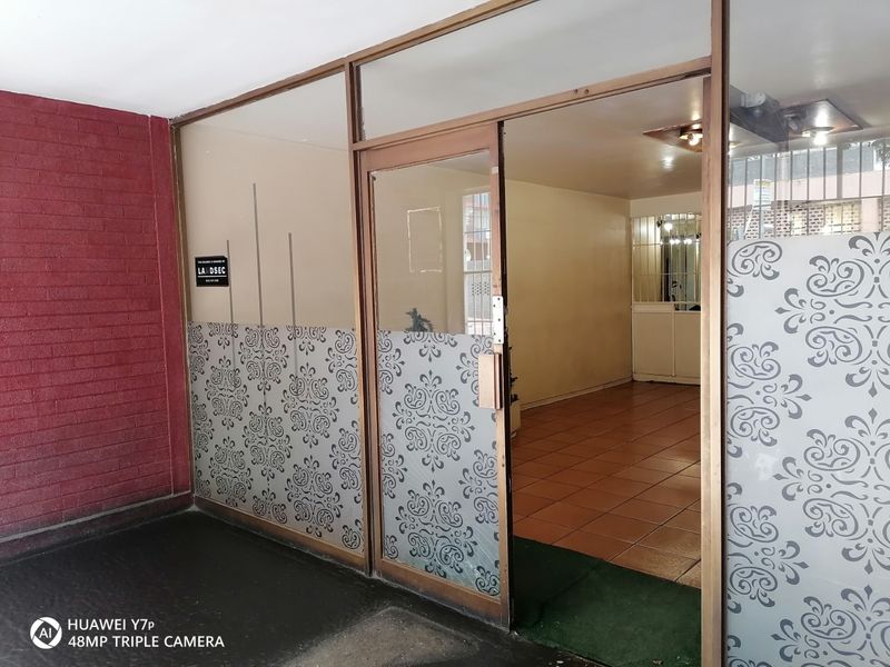 Make this 1 Bedroom flat your home! - Photo 10