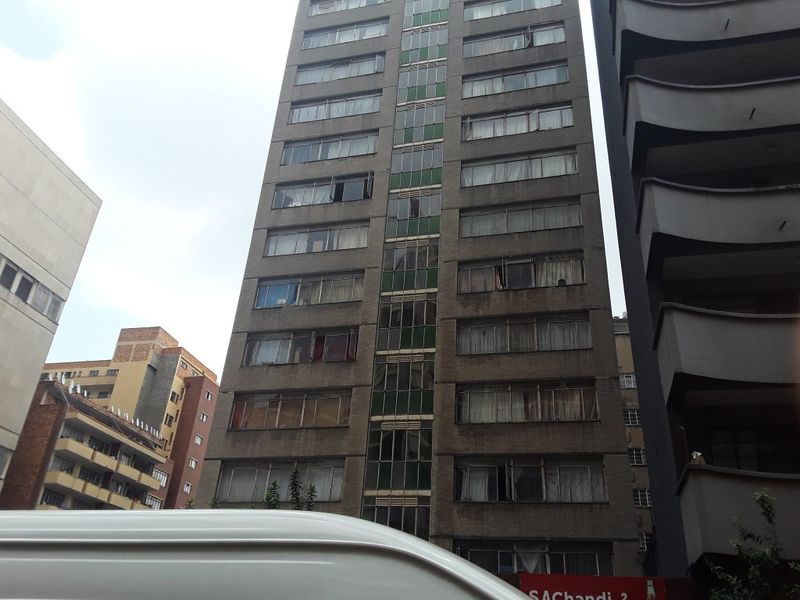 Make this 1 Bedroom flat your home! - Photo 2