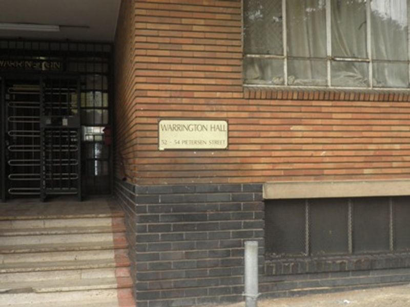 Make this 2 Bedroom flat your home! - Photo 2