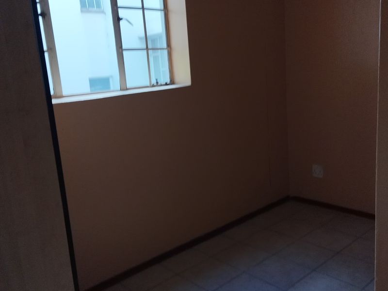 BACHELOR FLAT in JORISSEN 100 UNIT 105 - Photo 8