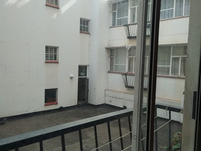 BACHELOR FLAT in JORISSEN 100 UNIT 105 - Photo 3