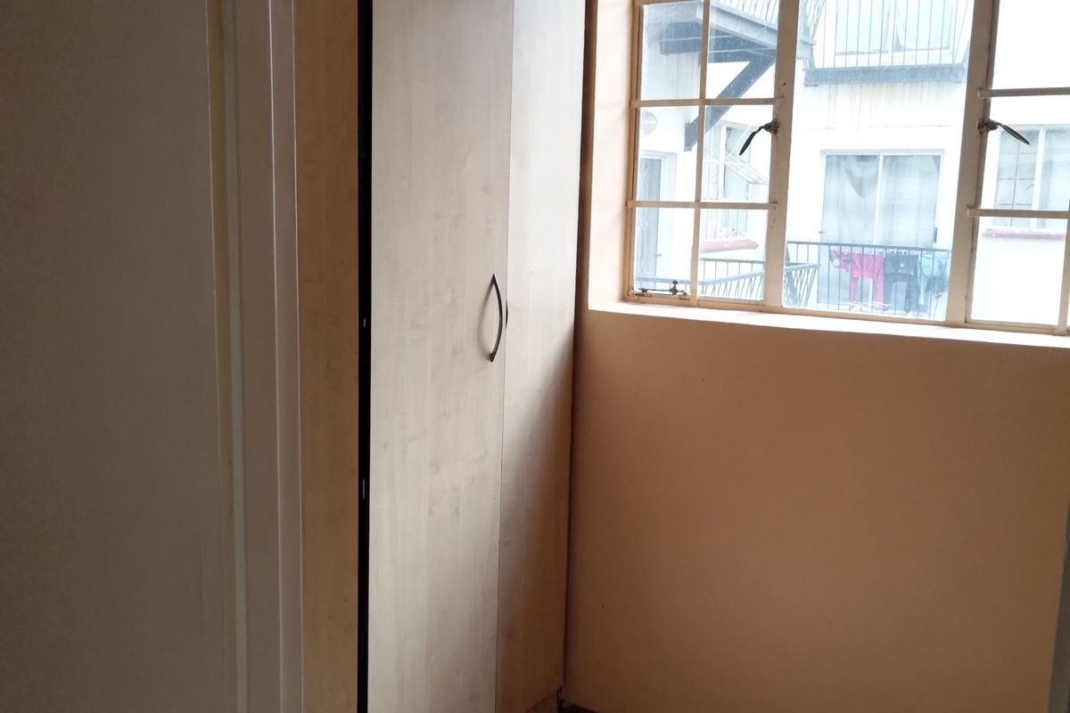 BACHELOR FLAT in JORISSEN 100 UNIT 105 - Photo 4