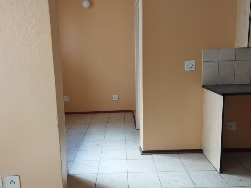 BACHELOR FLAT in JORISSEN 100 UNIT 105 - Photo 9