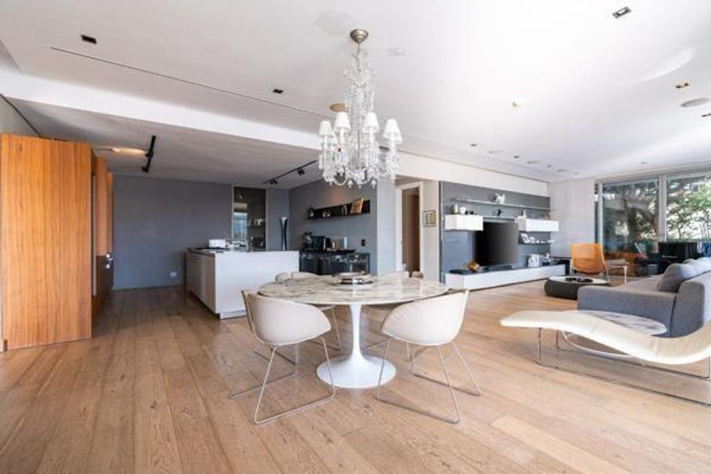 Quiet Marina Retreat