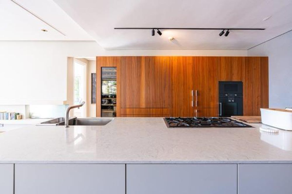 Quiet Marina Retreat