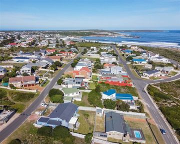 Gansbaai: Geese, Great Whites and Good Value