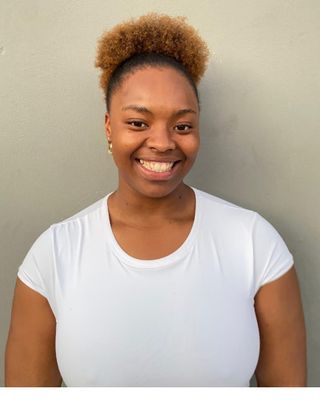 Thina Tsholobe photo