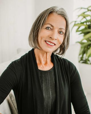 Renette van Den Heever photo