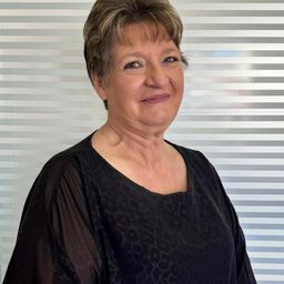 Betsie Espach