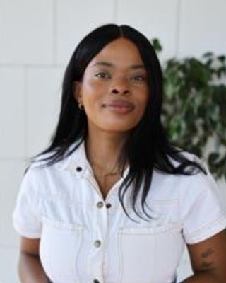 Esther Roberts photo