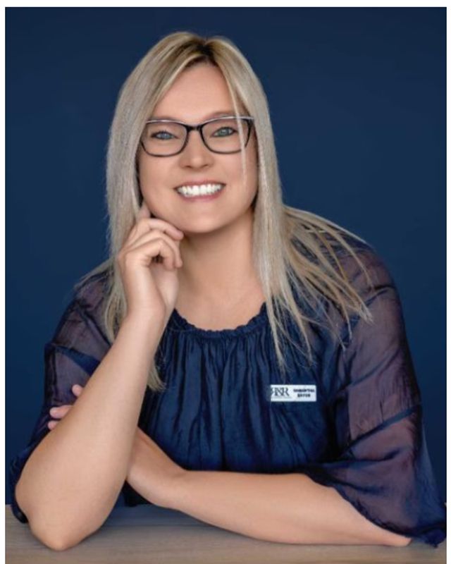 Samantha Eaton photo