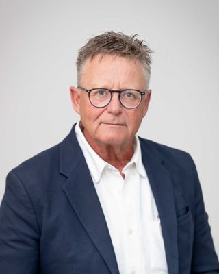 Derek Sansom photo