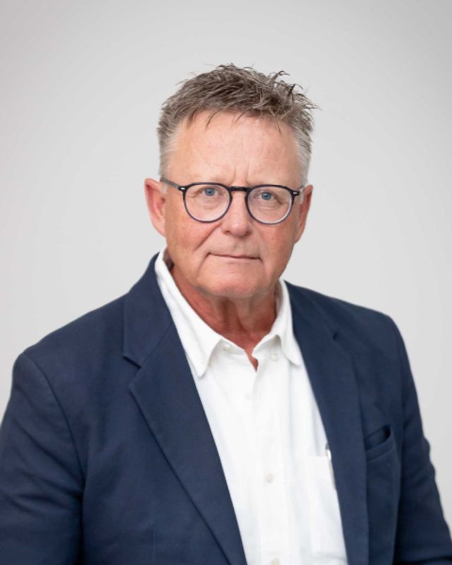Derek Sansom photo