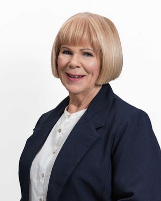 Glenis Honiball photo