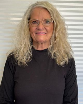 Daphne Swanepoel photo