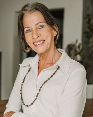 Renette van Den Heever photo